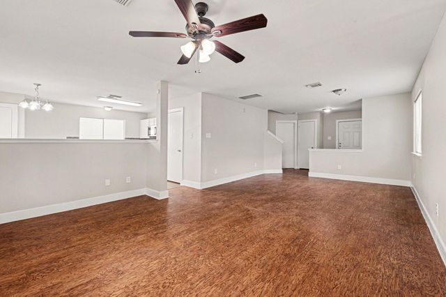 817 Dragonfly Drive, Conroe, TX 77301