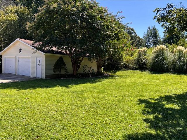 38430 Airport Road, New London, NC 28127