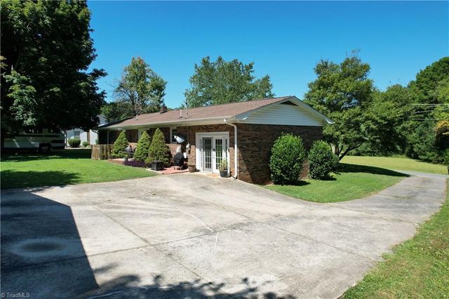 38430 Airport Road, New London, NC 28127