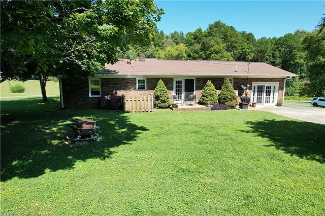 38430 Airport Road, New London, NC 28127