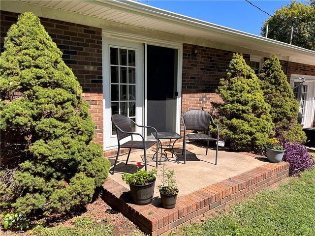 38430 Airport Road, New London, NC 28127