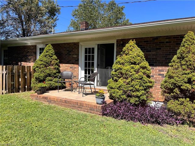 38430 Airport Road, New London, NC 28127