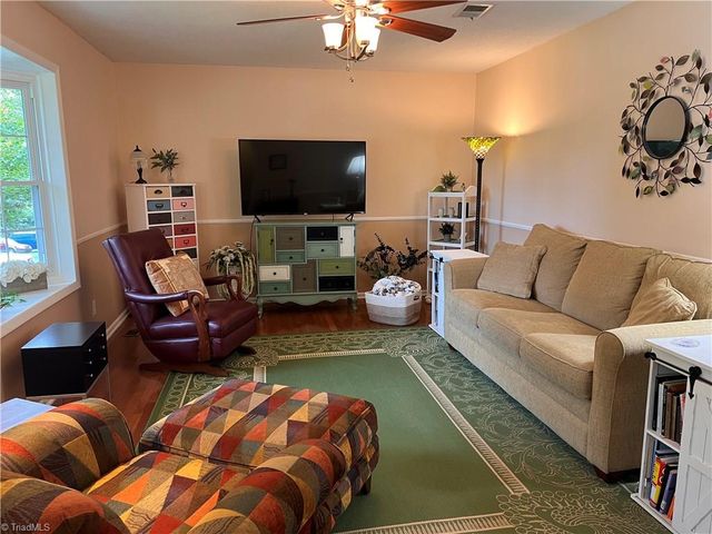 38430 Airport Road, New London, NC 28127