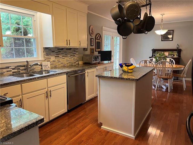 38430 Airport Road, New London, NC 28127