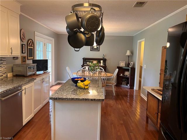 38430 Airport Road, New London, NC 28127