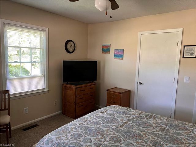 38430 Airport Road, New London, NC 28127