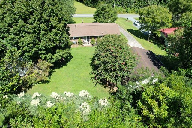 38430 Airport Road, New London, NC 28127