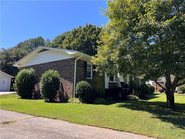 38430 Airport Road, New London, NC 28127