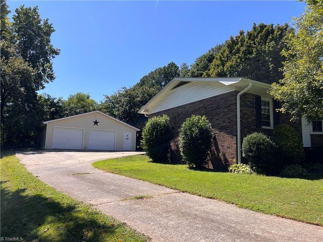 38430 Airport Road, New London, NC 28127