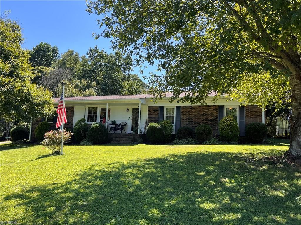 38430 Airport Road, New London, NC 28127