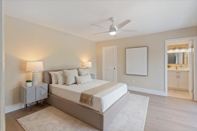 825 Center Street 49d, Jupiter, FL 33458