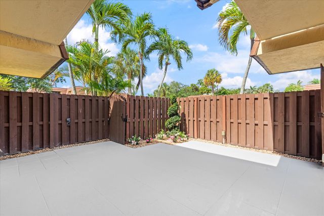 825 Center Street 49d, Jupiter, FL 33458