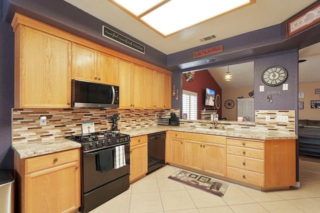 922 Pearwood Cir, Lodi, CA 95242