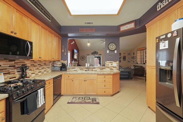 922 Pearwood Cir, Lodi, CA 95242