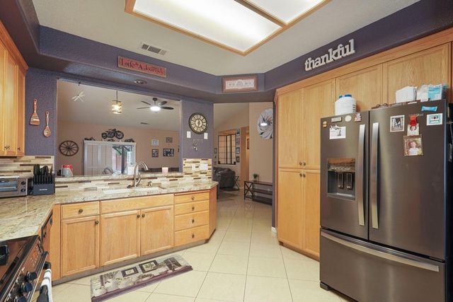 922 Pearwood Cir, Lodi, CA 95242