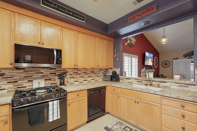 922 Pearwood Cir, Lodi, CA 95242