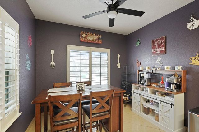 922 Pearwood Cir, Lodi, CA 95242