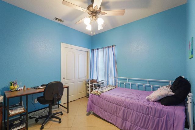 922 Pearwood Cir, Lodi, CA 95242