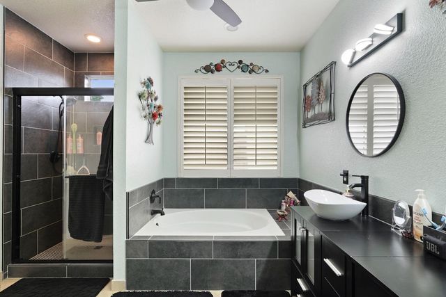 922 Pearwood Cir, Lodi, CA 95242