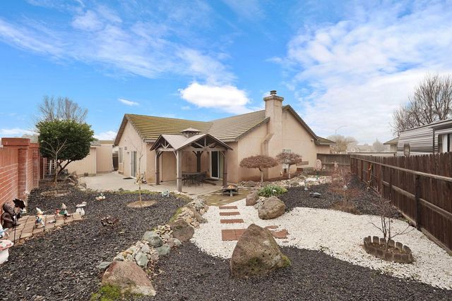 922 Pearwood Cir, Lodi, CA 95242