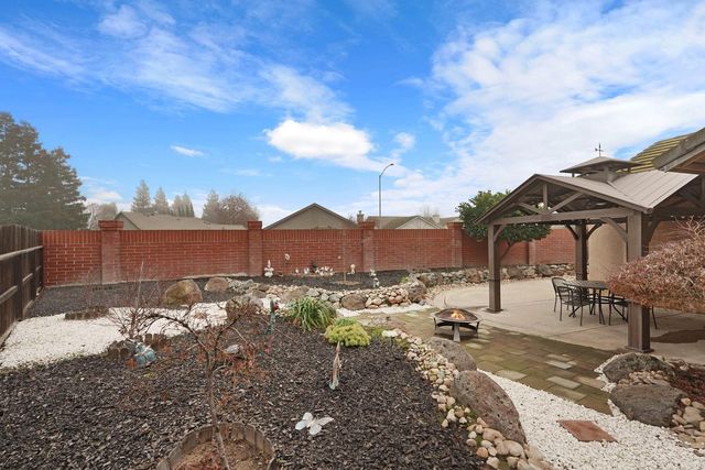 922 Pearwood Cir, Lodi, CA 95242