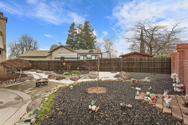 922 Pearwood Cir, Lodi, CA 95242