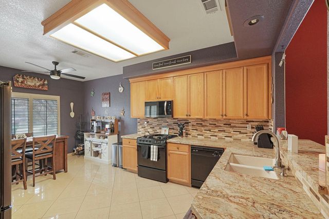 922 Pearwood Cir, Lodi, CA 95242