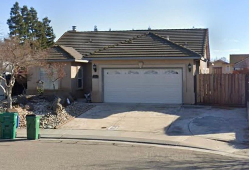 922 Pearwood Cir, Lodi, CA 95242
