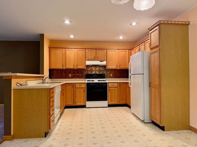 1385 Young Drive, Crown Point, IN 46307