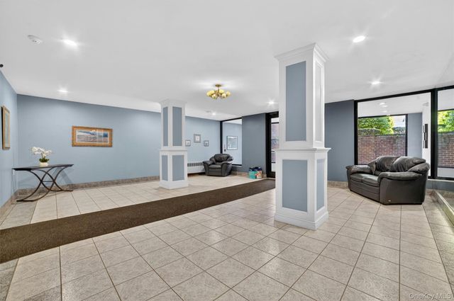 30 E Hartsdale Avenue 2A, Hartsdale, NY 10530
