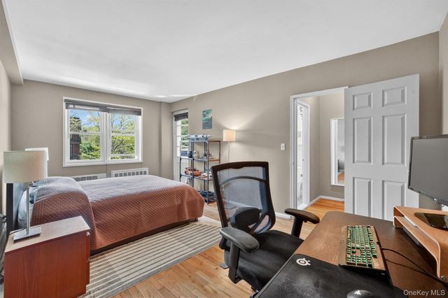 30 E Hartsdale Avenue 2A, Hartsdale, NY 10530
