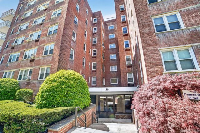 30 E Hartsdale Avenue 2A, Hartsdale, NY 10530