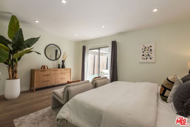 1045 N Kings Road 107, West Hollywood, CA 90069