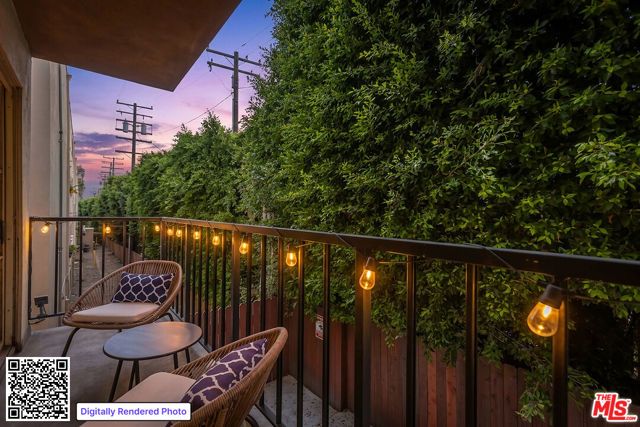 1045 N Kings Road 107, West Hollywood, CA 90069