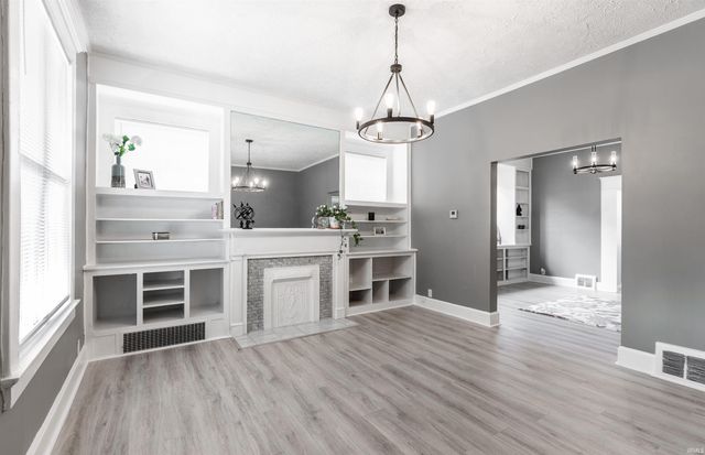 810 E Gum Street, Evansville, IN 47713