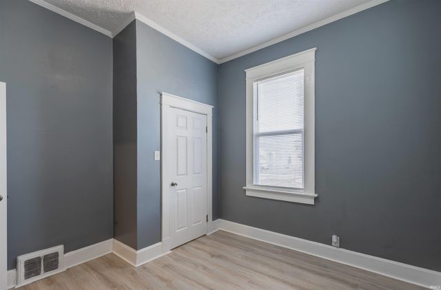 810 E Gum Street, Evansville, IN 47713