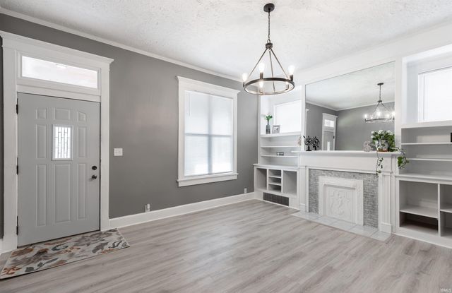 810 E Gum Street, Evansville, IN 47713