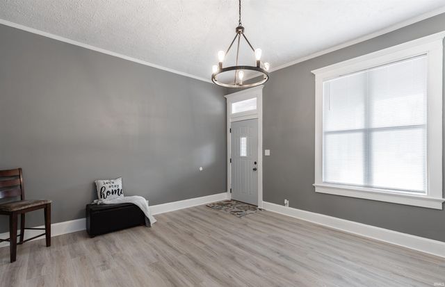 810 E Gum Street, Evansville, IN 47713