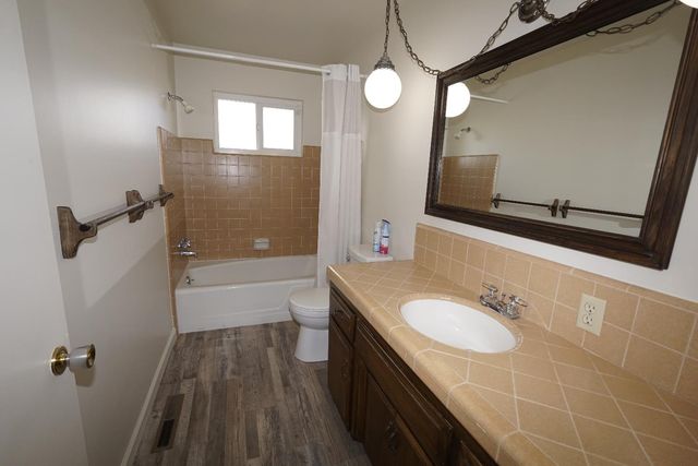 6016 N Nantucket Avenue, Fresno, CA 93704