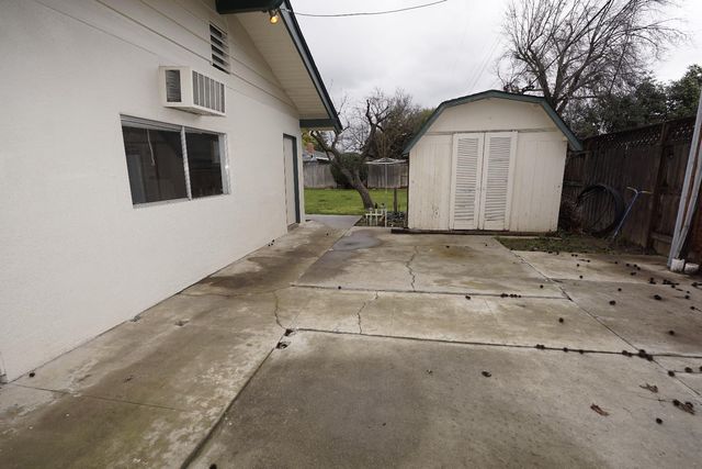 6016 N Nantucket Avenue, Fresno, CA 93704