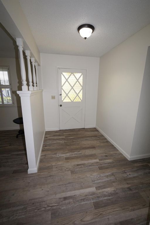 Image 12 of property listing at 6016 N Nantucket Avenue, Fresno, CA 93704