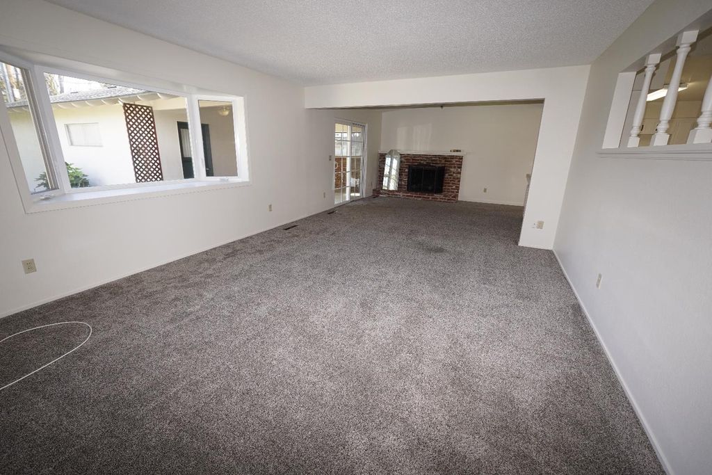 Image 19 of property listing at 6016 N Nantucket Avenue, Fresno, CA 93704