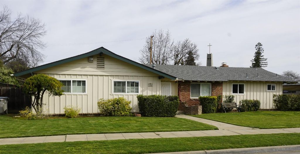 Image 2 of property listing at 6016 N Nantucket Avenue, Fresno, CA 93704