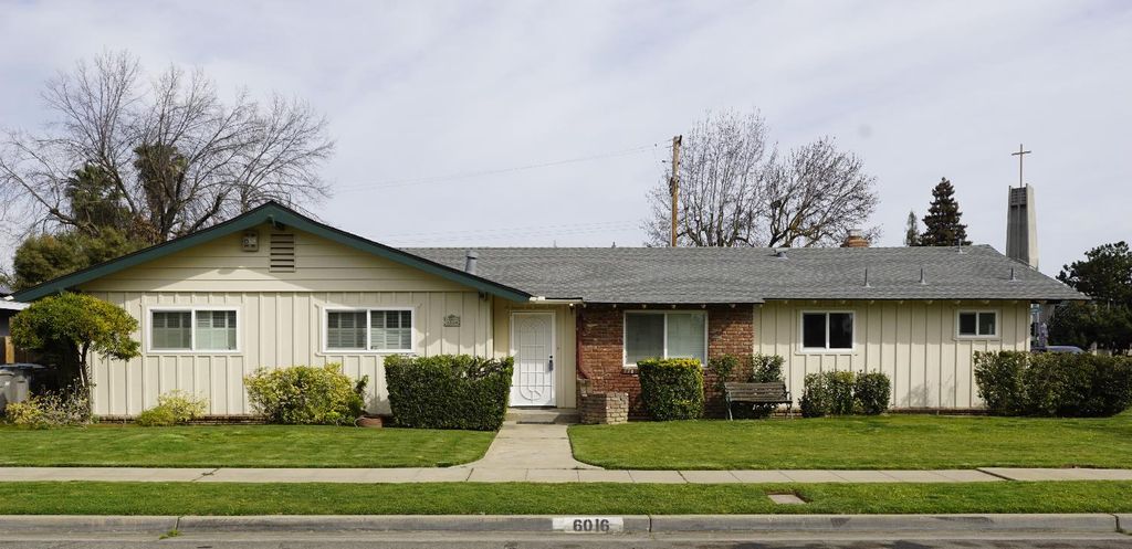 Image 3 of property listing at 6016 N Nantucket Avenue, Fresno, CA 93704