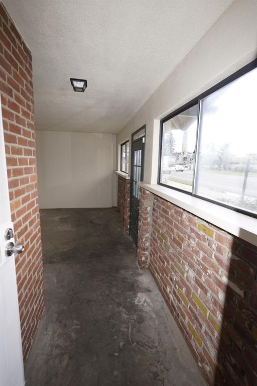 Image 36 of property listing at 6016 N Nantucket Avenue, Fresno, CA 93704