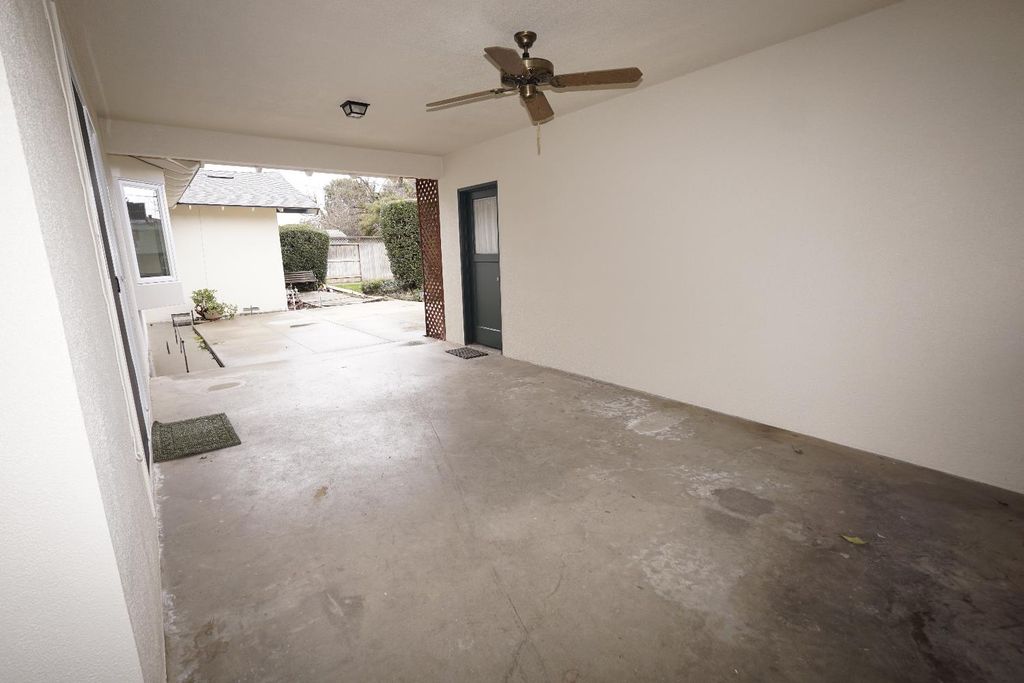 Image 38 of property listing at 6016 N Nantucket Avenue, Fresno, CA 93704