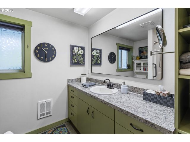 17123 Ne 299TH St, Yacolt, WA 98675