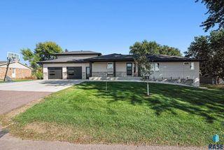 1608 S Powder House Rd Road, Sioux Falls, SD 57110