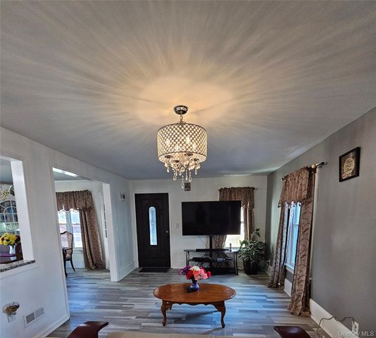 88 Innis Avenue, Poughkeepsie, NY 12601