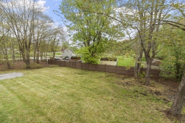 32 Amberwood Drive, Atkinson, NH 03811